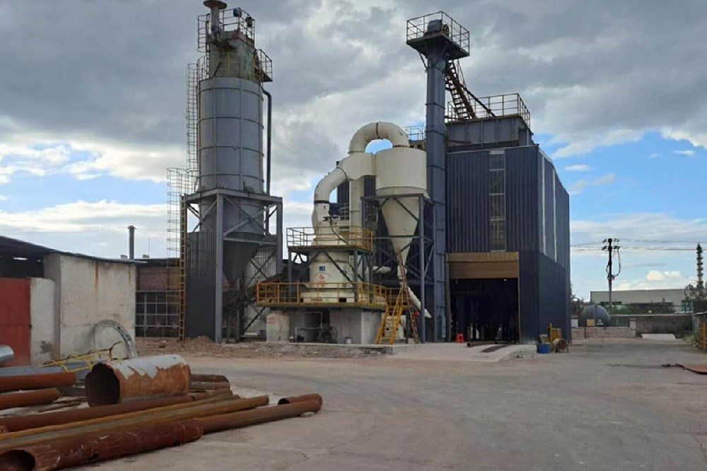 Fluorite grinding mill
